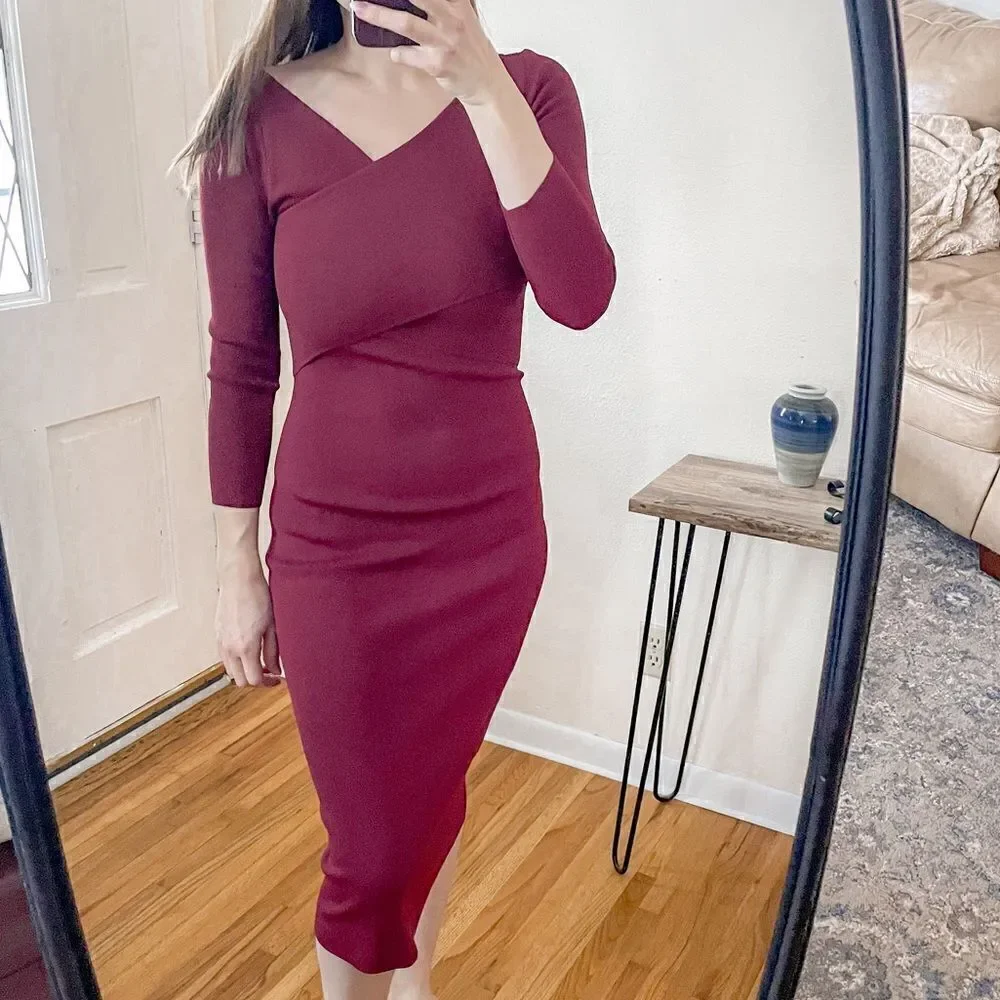 Theory Daverin Lustrate Sheath Dress in Burgundy S